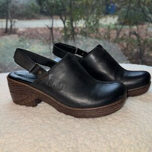 Black b.o.c. Clogs
